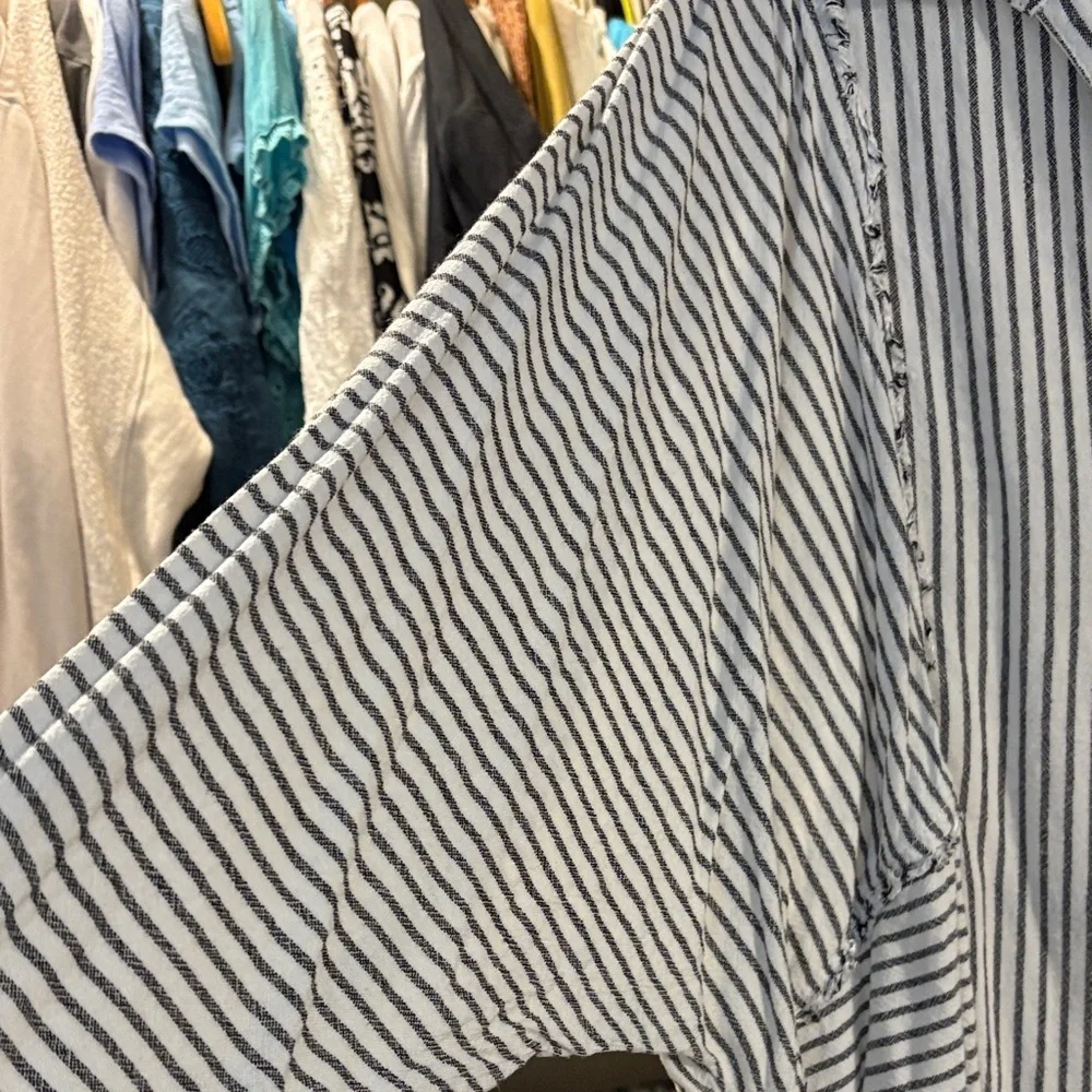 “WE THE FREE”Black and White Striped Baggy Blouse - Picture 5 of 16